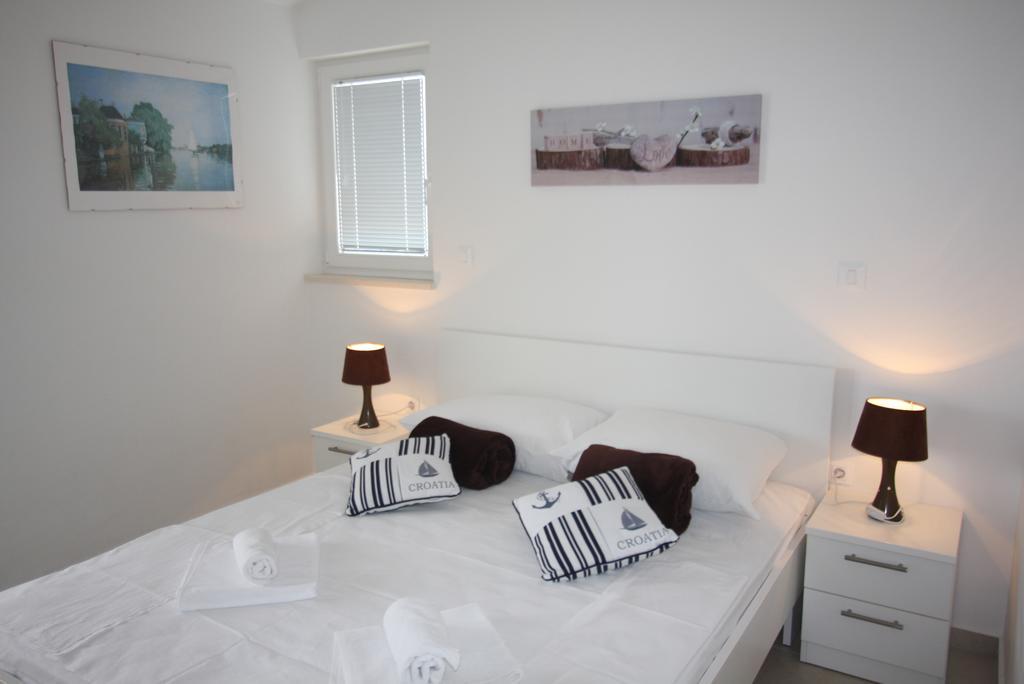 Mimice Bay Apartments Exterior photo