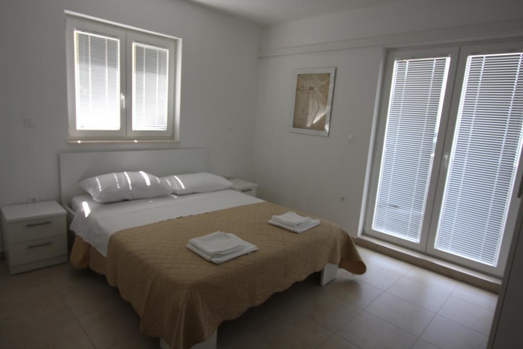 Mimice Bay Apartments Exterior photo