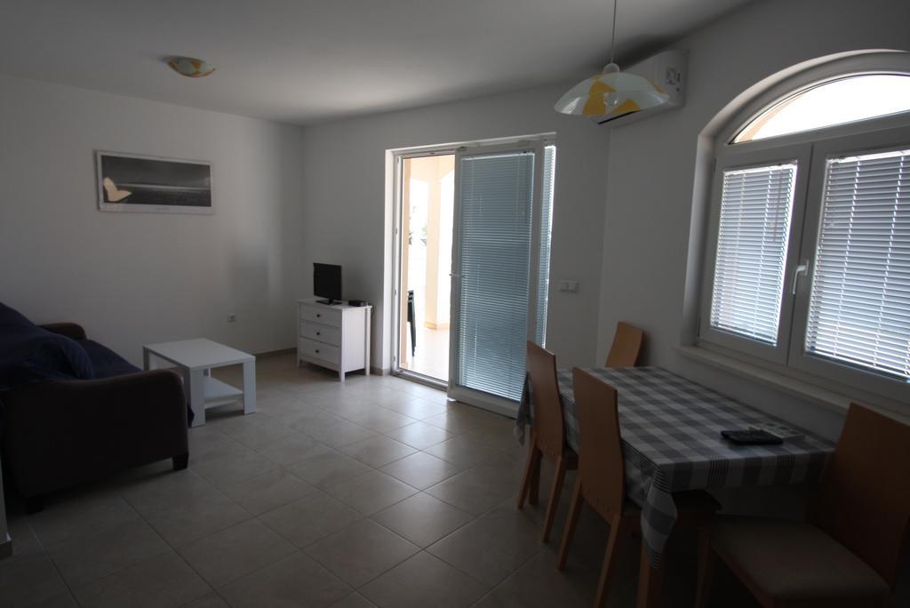 Mimice Bay Apartments Exterior photo